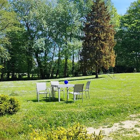 Chateau De Bellefontaine - Teritoria 4*