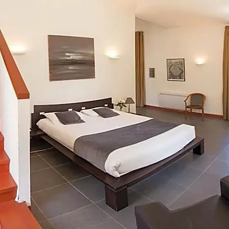 Hotel Château De Bellefontaine 4*